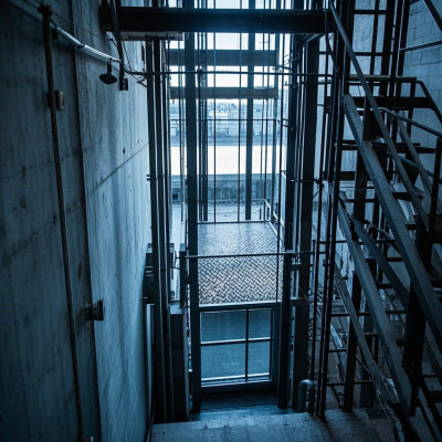 Hydraulic Vertical Cargo Lifts